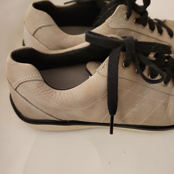 FootJoy LoPro golf shoes - Picture 3 of 8